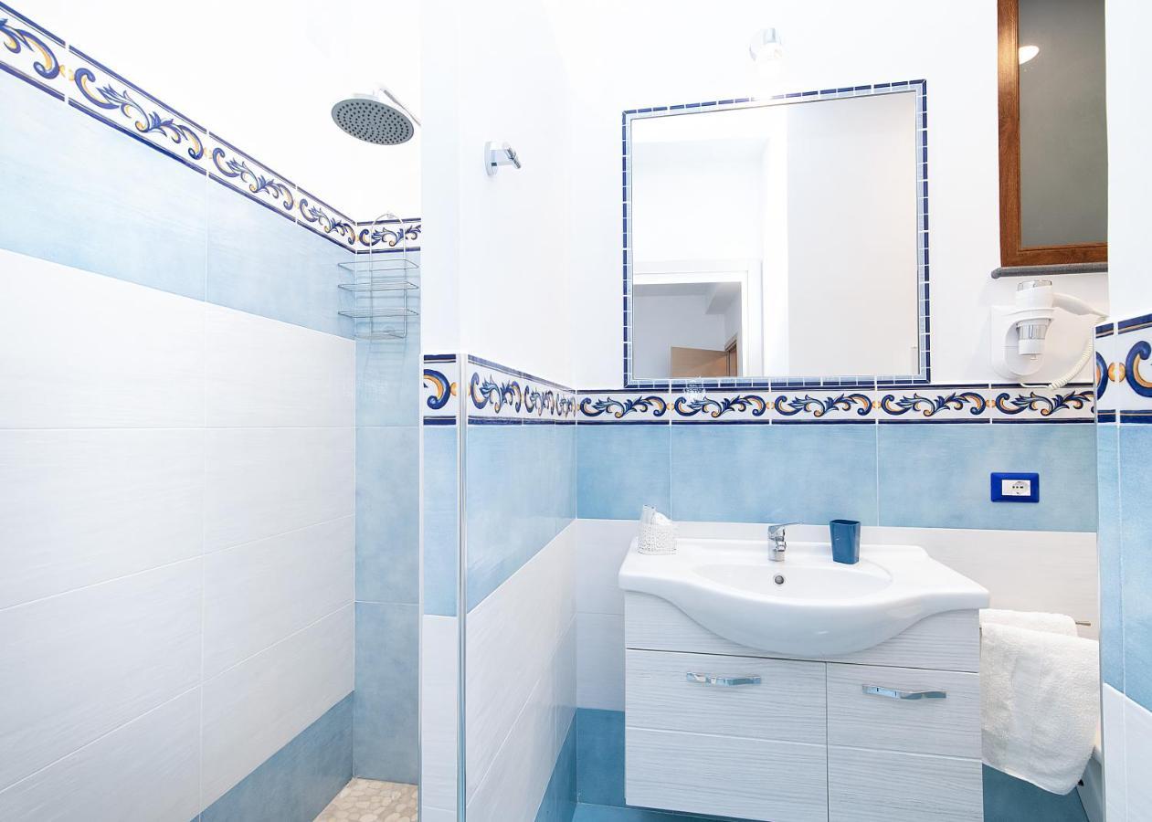 Deluxe Double or Twin Room Sea View